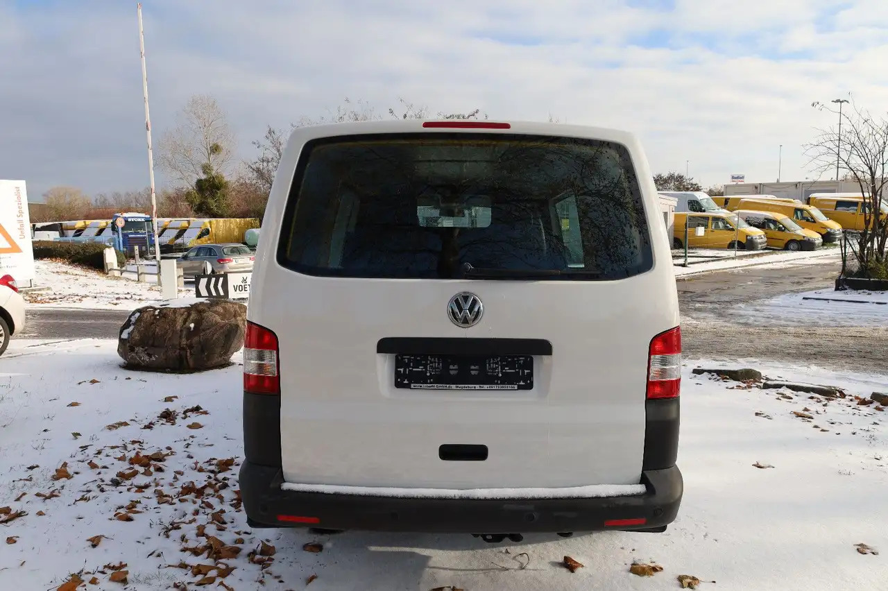 Volkswagen T5 Transporter Kasten-Kombi 2.0 TDI/EU5/1.Hand - Furgon: 5 kép. Volkswagen T5 Transporter Kasten-Kombi 2.0 TDI/EU5/1.Hand - Furgon: 5 kép.