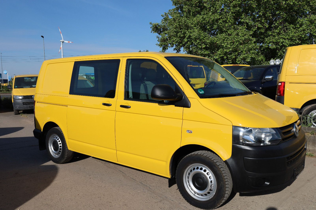 Volkswagen T5 Transporter Kasten-Kombi 2.0 TDI/EU5 - Kis furgon: 1 kép. Volkswagen T5 Transporter Kasten-Kombi 2.0 TDI/EU5 - Kis furgon: 1 kép.