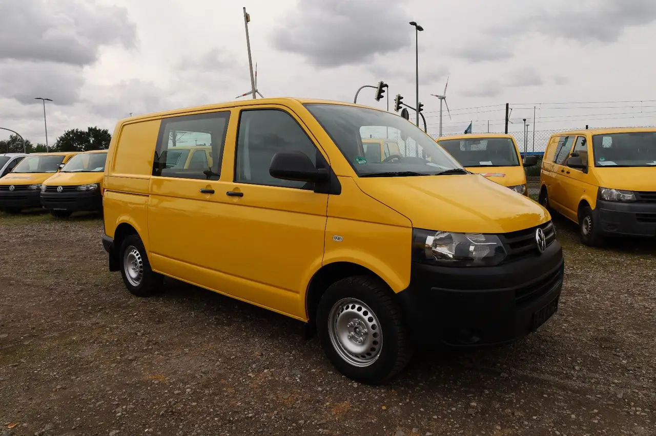 Volkswagen T5 Transporter Kasten-Kombi 2.0 TDI/EU5 - Autó: 3 kép. Volkswagen T5 Transporter Kasten-Kombi 2.0 TDI/EU5 - Autó: 3 kép.