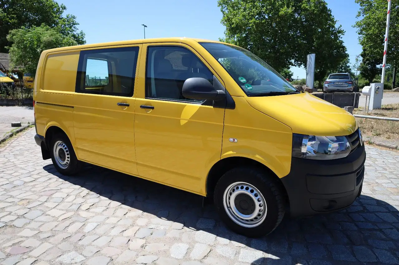 Volkswagen T5 Transporter Kasten-Kombi 2.0 TDI/EU5 - Autó: 1 kép. Volkswagen T5 Transporter Kasten-Kombi 2.0 TDI/EU5 - Autó: 1 kép.
