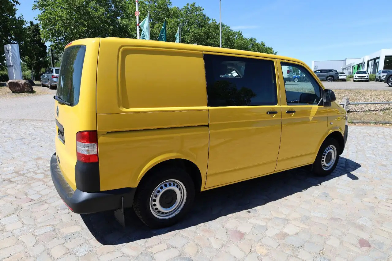 Volkswagen T5 Transporter Kasten-Kombi 2.0 TDI/EU5 - Autó: 3 kép. Volkswagen T5 Transporter Kasten-Kombi 2.0 TDI/EU5 - Autó: 3 kép.