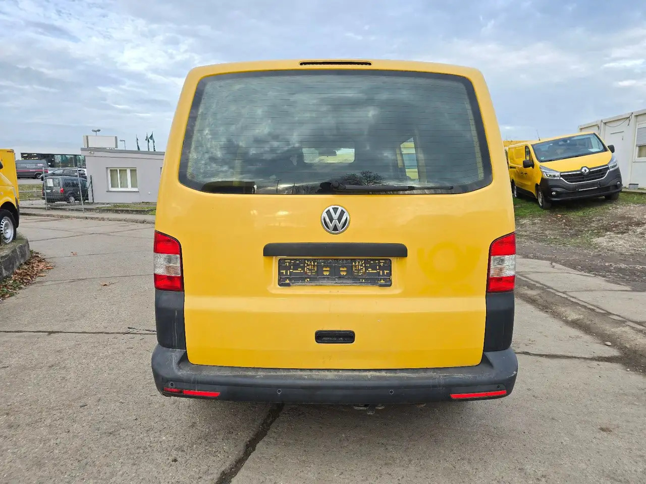 Volkswagen T5 lang Transporter Kasten-Kombi 2.0 TDI/EU5 - Furgon: 5 kép. Volkswagen T5 lang Transporter Kasten-Kombi 2.0 TDI/EU5 - Furgon: 5 kép.