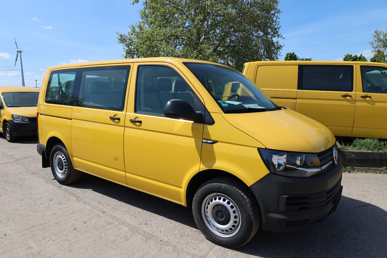 Volkswagen T6 Transporter/ 2.0 TDI/EU6/1.Hand - Kisbusz: 1 kép. Volkswagen T6 Transporter/ 2.0 TDI/EU6/1.Hand - Kisbusz: 1 kép.