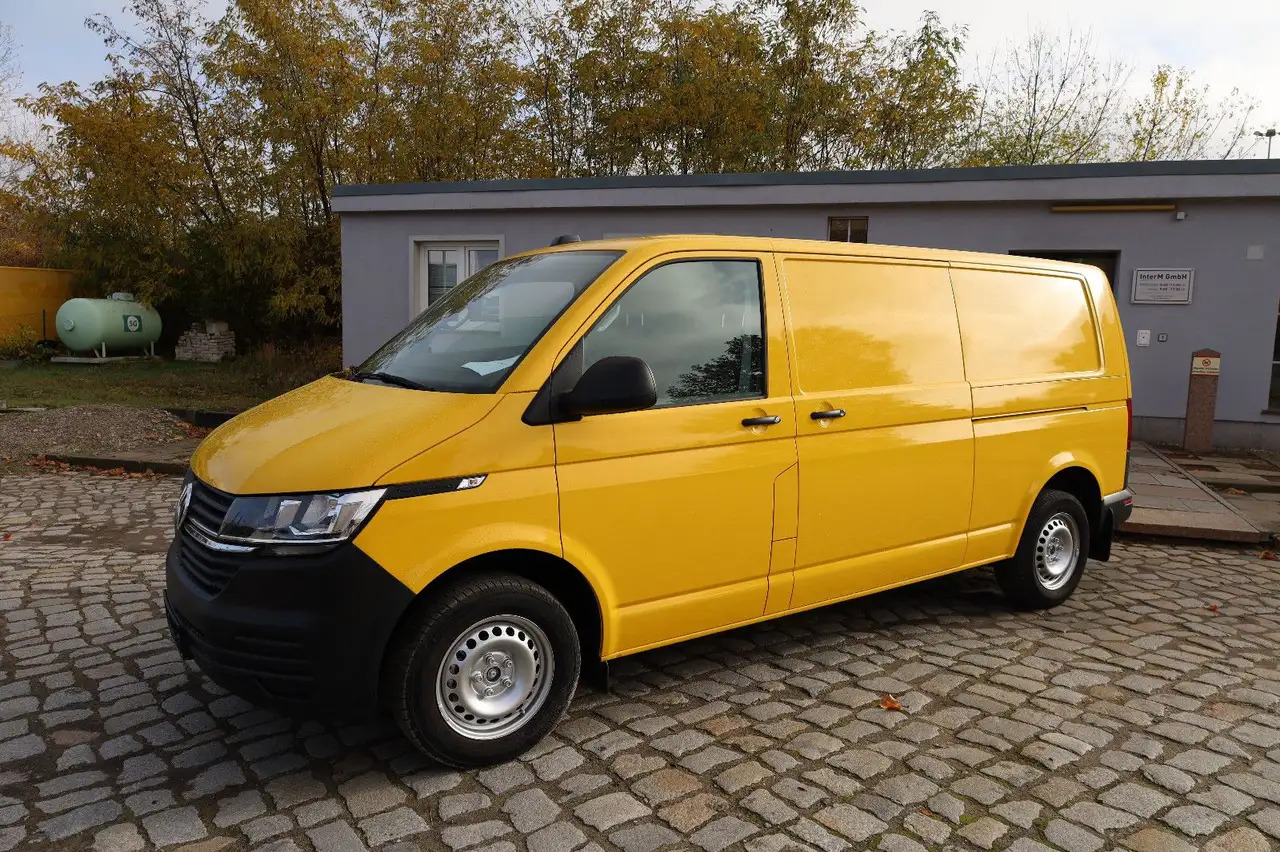 Volkswagen T6 Transporter - Autó: 2 kép. Volkswagen T6 Transporter - Autó: 2 kép.