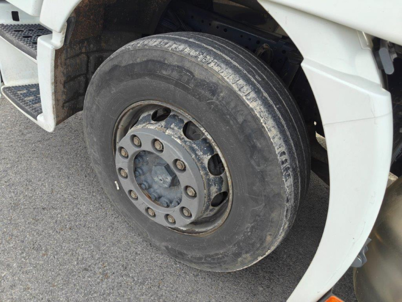 IVECO Stralis AS440S46T/PLNG Intarder Klima Luftfeder ZV - Nyergesvontató: 5 kép. IVECO Stralis AS440S46T/PLNG Intarder Klima Luftfeder ZV - Nyergesvontató: 5 kép.