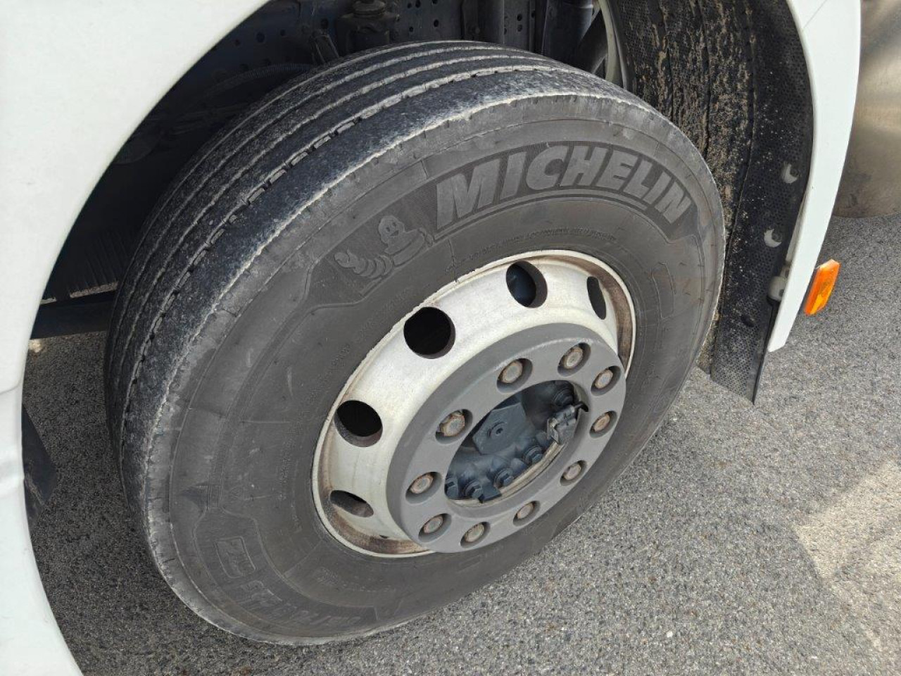 IVECO Stralis AS440S46T/PLNG Intarder Klima Luftfeder ZV - Nyergesvontató: 5 kép. IVECO Stralis AS440S46T/PLNG Intarder Klima Luftfeder ZV - Nyergesvontató: 5 kép.