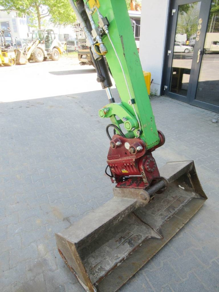 Hitachi ZX33U-6 Powertilt / Klima - Minikotró: 4 kép. Hitachi ZX33U-6 Powertilt / Klima - Minikotró: 4 kép.