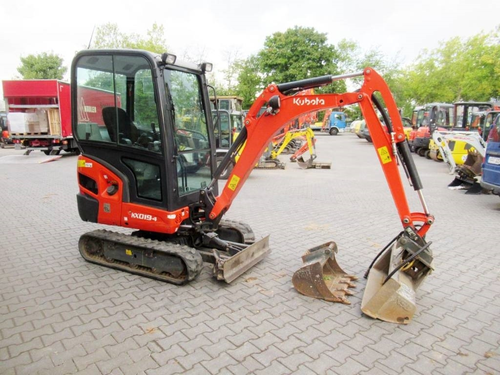 Kubota KX019-4 Löffelpacket - Minikotró: 2 kép. Kubota KX019-4 Löffelpacket - Minikotró: 2 kép.