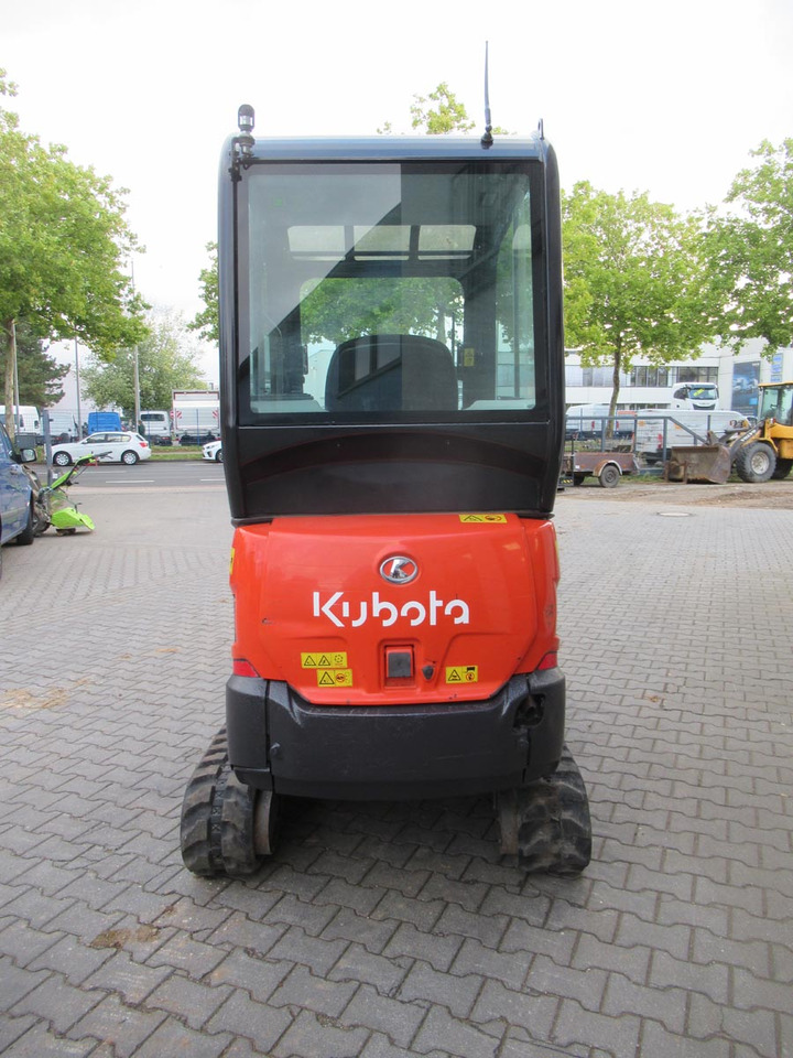 Kubota KX019-4 - Minikotró: 3 kép. Kubota KX019-4 - Minikotró: 3 kép.