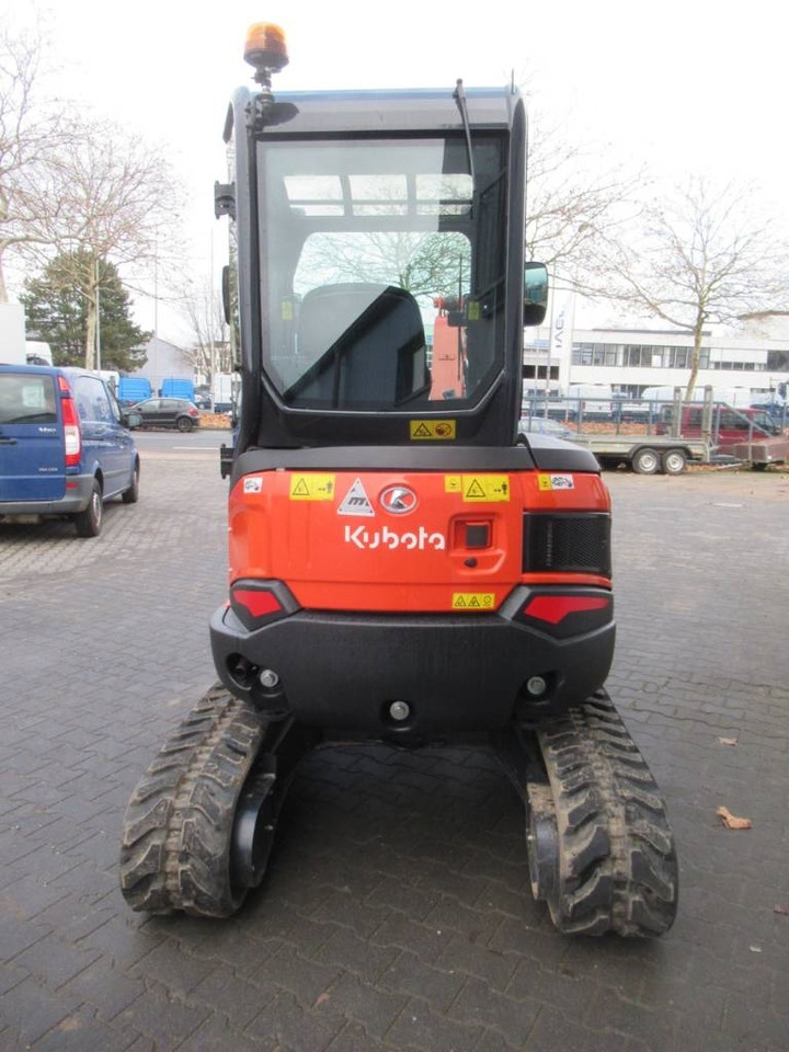 Kubota KX027-4 GL - Minikotró: 3 kép. Kubota KX027-4 GL - Minikotró: 3 kép.