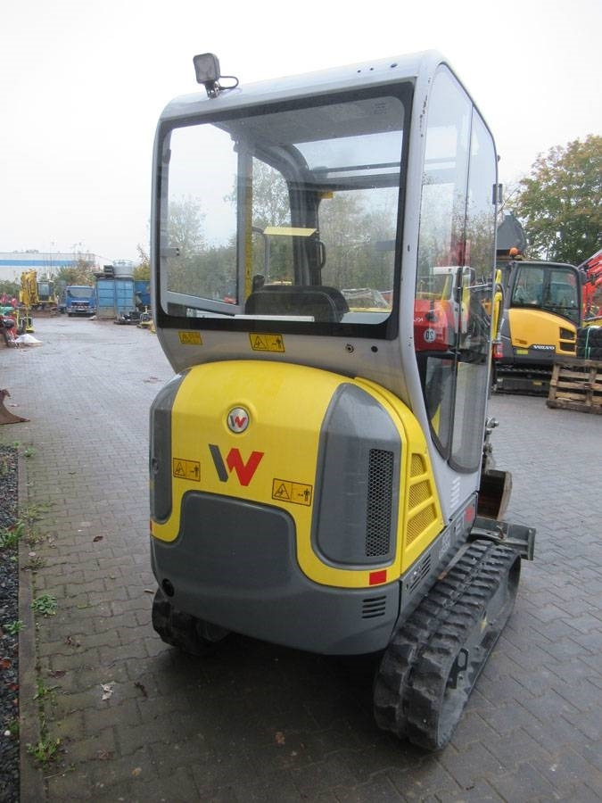 Wacker Neuson ET 16 - Minikotró: 4 kép. Wacker Neuson ET 16 - Minikotró: 4 kép.