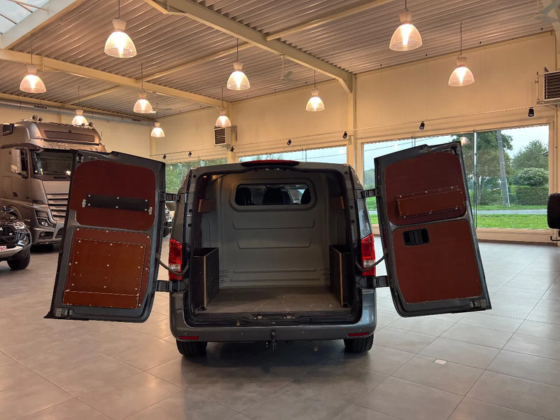 Mercedes-Benz Vito 119 4x4*4-MATIC*6 Seats*TOP CONDITIE* - Furgon, Duplakabinos kisteherautó: 4 kép. Mercedes-Benz Vito 119 4x4*4-MATIC*6 Seats*TOP CONDITIE* - Furgon, Duplakabinos kisteherautó: 4 kép.