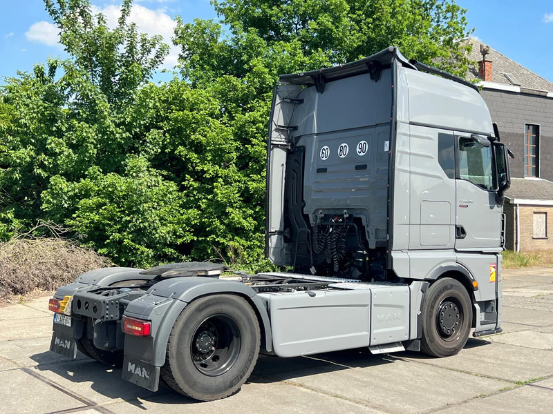 MAN TGX 18.510 INDIVIDUAL TGX510****fulll OPTIONS****384000km**** - Nyergesvontató: 4 kép. MAN TGX 18.510 INDIVIDUAL TGX510****fulll OPTIONS****384000km**** - Nyergesvontató: 4 kép.