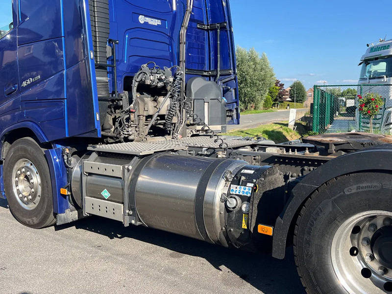 Nyergesvontató Volvo FH 460 LNG+Diesel **FH460 2022**: 12 kép.