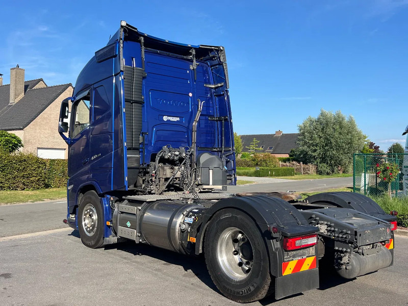 Nyergesvontató Volvo FH 460 LNG+Diesel **FH460 2022**: 11 kép.