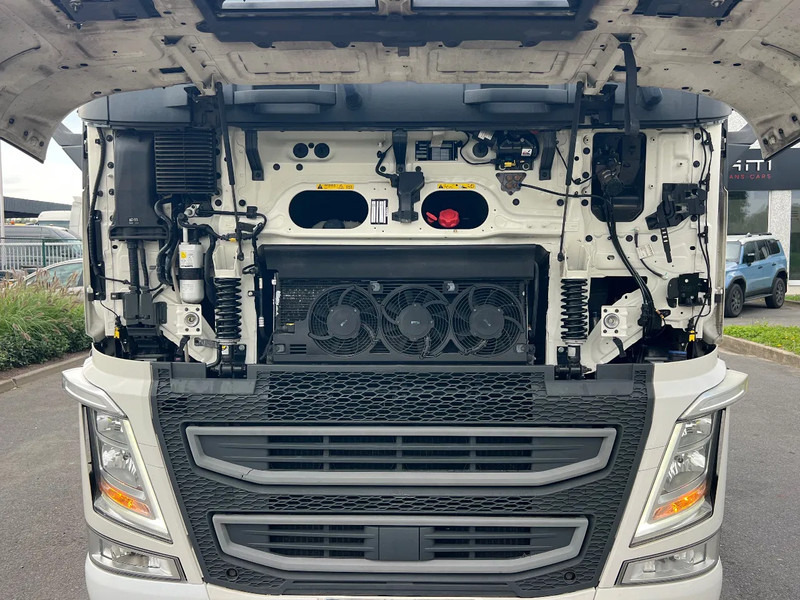 Volvo FH 500 Park cool**2xdieseltanks**Fridge**FH500 2017** - Nyergesvontató: 3 kép. Volvo FH 500 Park cool**2xdieseltanks**Fridge**FH500 2017** - Nyergesvontató: 3 kép.