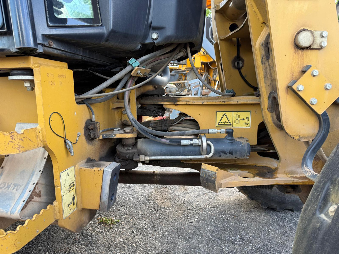 Gumikerekes homlokrakodó Caterpillar 908 H 2 mal verfügbar: 21 kép.