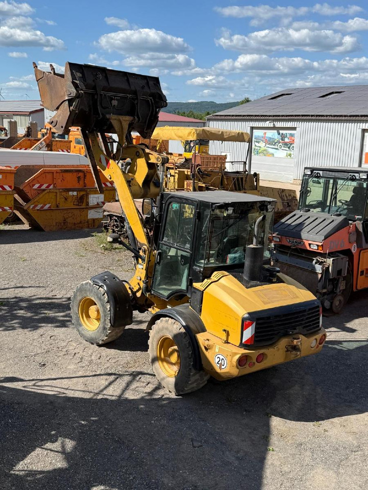 Gumikerekes homlokrakodó Caterpillar 908 H 2 mal verfügbar: 26 kép.