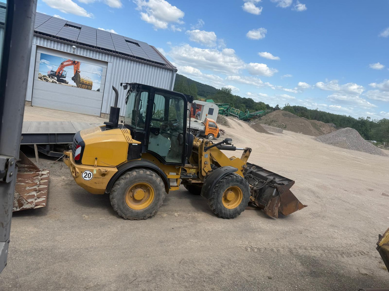 Caterpillar 908 H 2 mal verfügbar - Gumikerekes homlokrakodó: 4 kép. Caterpillar 908 H 2 mal verfügbar - Gumikerekes homlokrakodó: 4 kép.