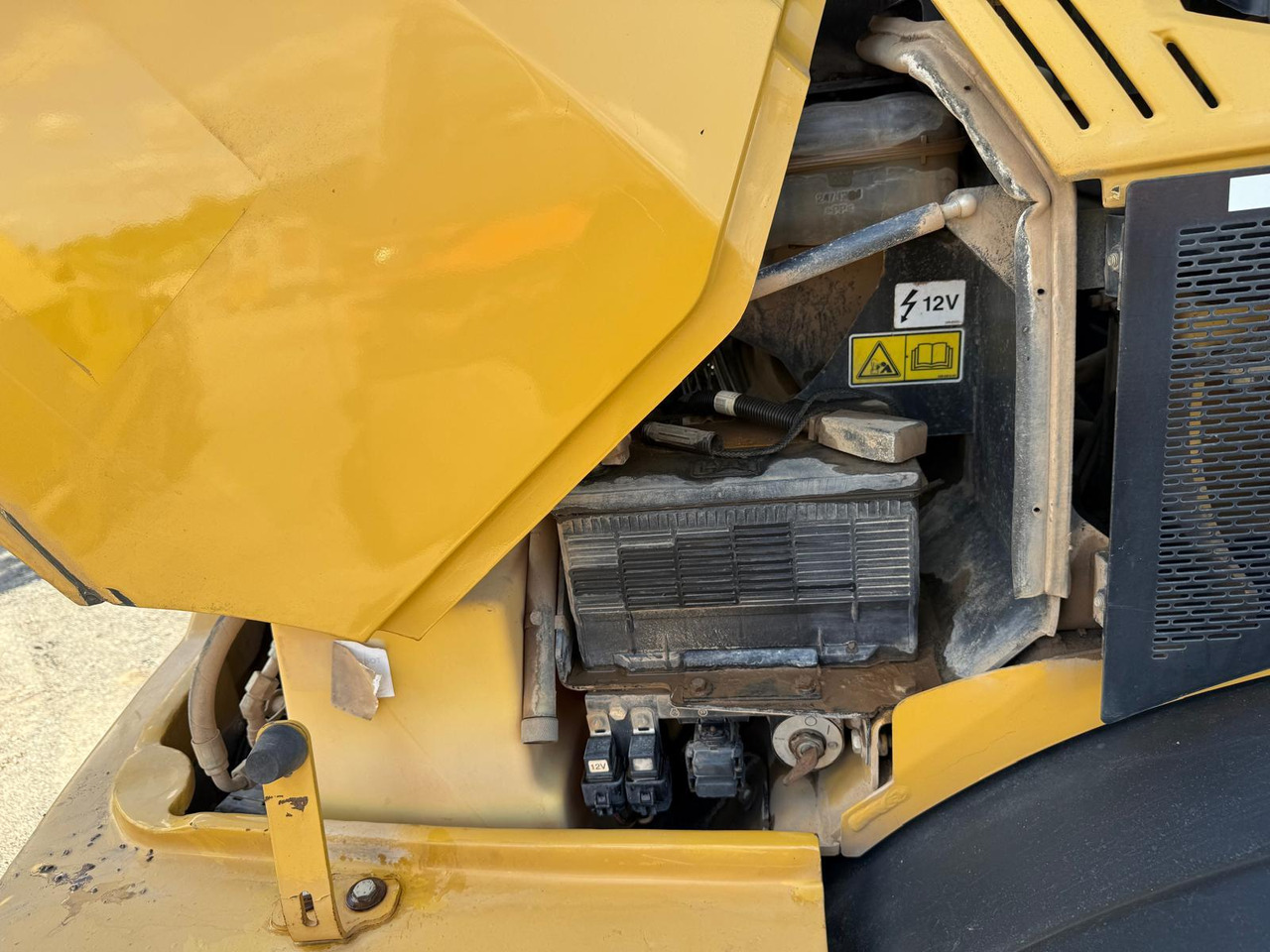 Gumikerekes homlokrakodó Caterpillar 908 H 2 mal verfügbar: 19 kép.