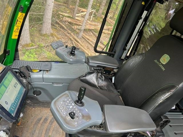 Fakitermelő gép John Deere 1170 G: 12 kép.