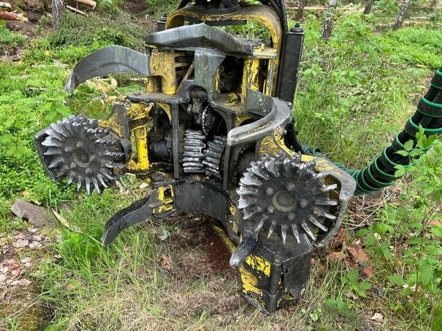 John Deere 1170 G - Fakitermelő gép: 5 kép. John Deere 1170 G - Fakitermelő gép: 5 kép.