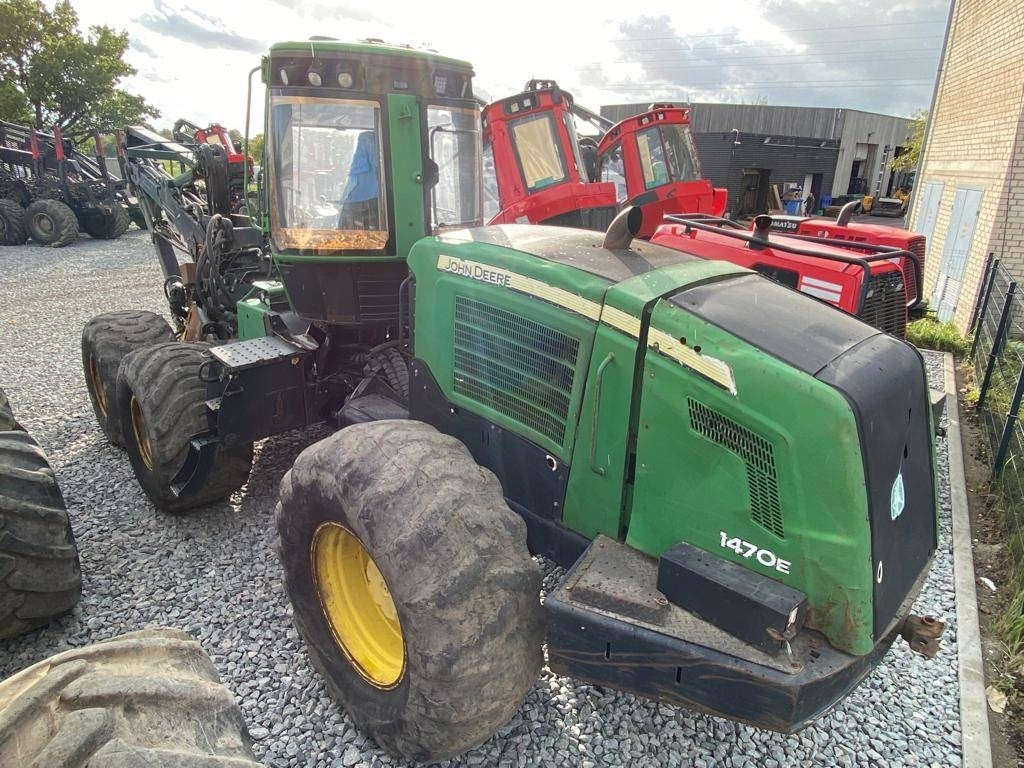 John Deere 1470 E - Fakitermelő gép: 4 kép. John Deere 1470 E - Fakitermelő gép: 4 kép.