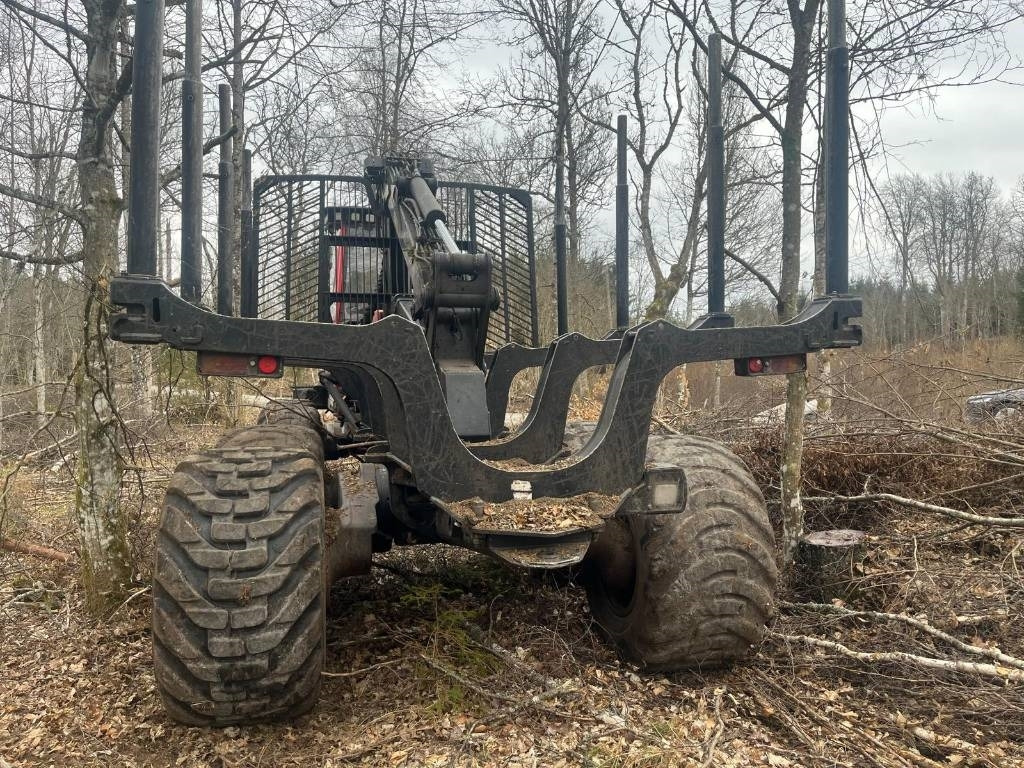 Komatsu 875 - Kihordó: 2 kép. Komatsu 875 - Kihordó: 2 kép.