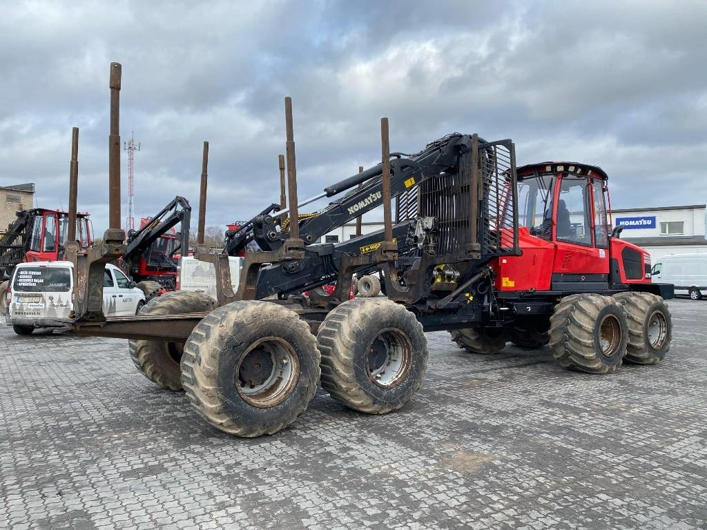 Komatsu 875 - Kihordó: 4 kép. Komatsu 875 - Kihordó: 4 kép.