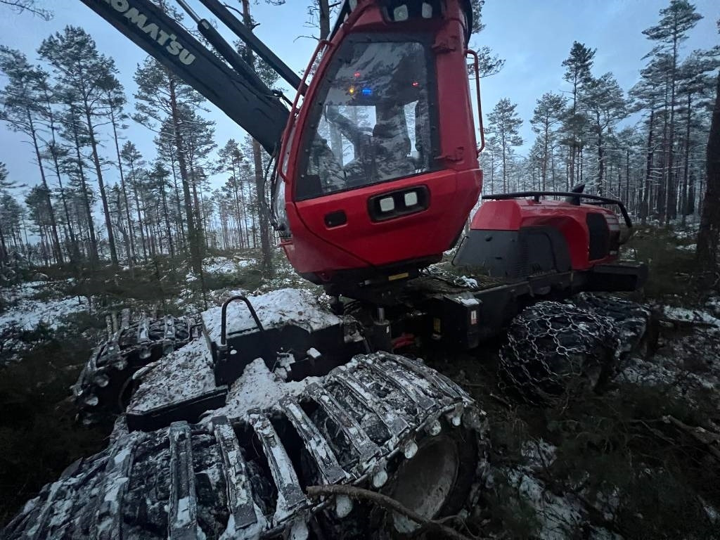 Fakitermelő gép Komatsu 901xc: 7 kép.