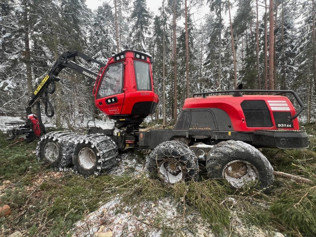 Komatsu 931xc - Fakitermelő gép: 1 kép. Komatsu 931xc - Fakitermelő gép: 1 kép.