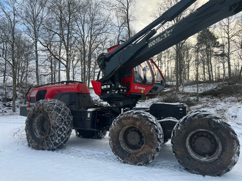 Fakitermelő gép Komatsu 951: 7 kép.