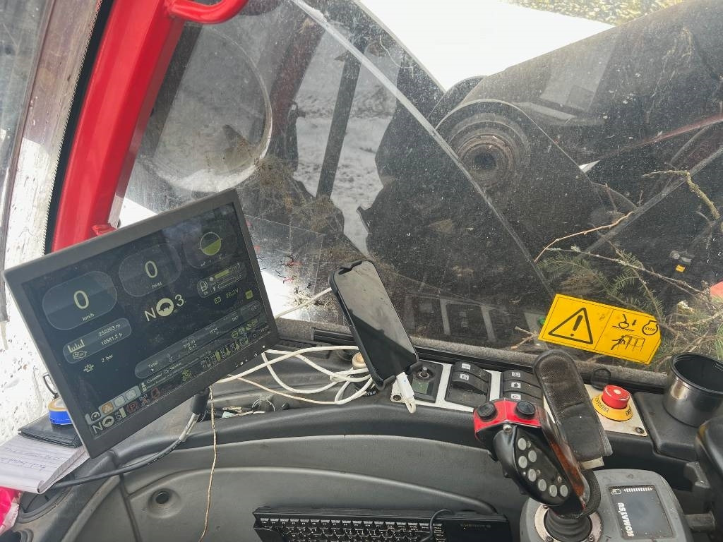 Fakitermelő gép Komatsu 951: 12 kép.