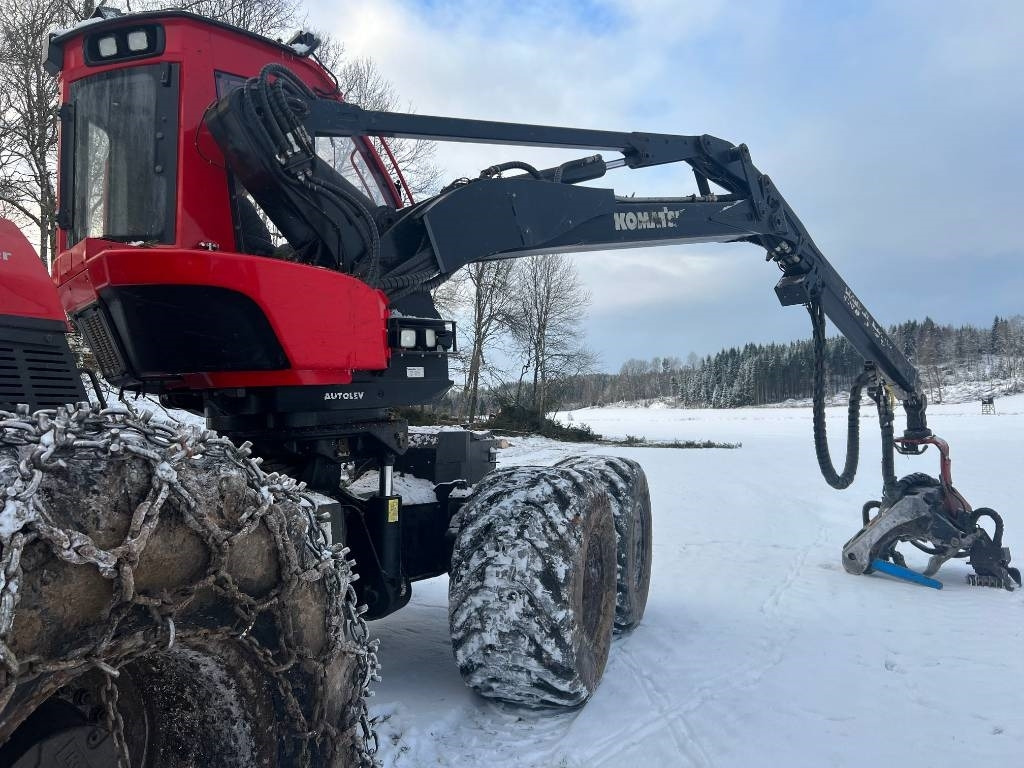 Fakitermelő gép Komatsu 951: 8 kép.