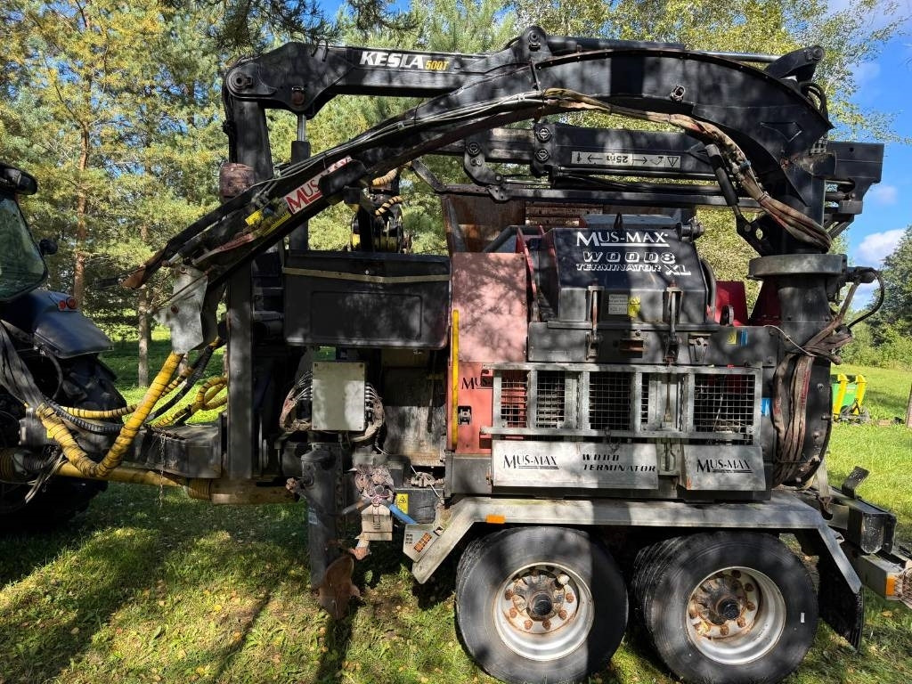 Mus-Max WT 8 XLZ - Erdészeti traktor, Faaprító: 4 kép. Mus-Max WT 8 XLZ - Erdészeti traktor, Faaprító: 4 kép.