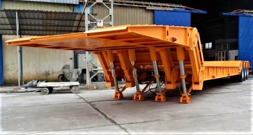 AME 100 Ton, Front Loading 4 Axle Lowbed Semi Trailer - Félpótkocsi mélybölcsős: 2 kép. AME 100 Ton, Front Loading 4 Axle Lowbed Semi Trailer - Félpótkocsi mélybölcsős: 2 kép.