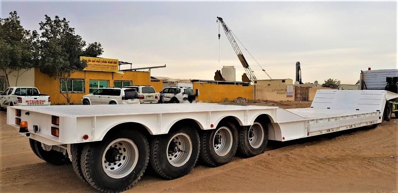 AME 120 Ton 4 Axle Front Loading Lowbed Semi-Trailer - Félpótkocsi mélybölcsős: 3 kép. AME 120 Ton 4 Axle Front Loading Lowbed Semi-Trailer - Félpótkocsi mélybölcsős: 3 kép.