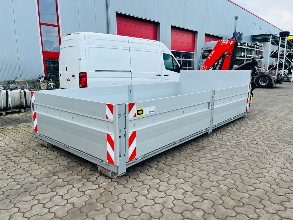 Abrollcontainer Container Kran Fassi F135 - Félpótkocsi cserefelépítményes: 5 kép. Abrollcontainer Container Kran Fassi F135 - Félpótkocsi cserefelépítményes: 5 kép.