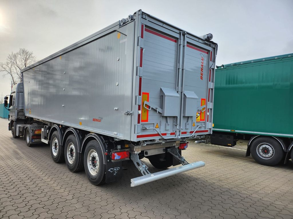 Benalu Agriliner 88 H2200 47,3m³ 50 m³ - Félpótkocsi billenőplatós: 2 kép. Benalu Agriliner 88 H2200 47,3m³ 50 m³ - Félpótkocsi billenőplatós: 2 kép.