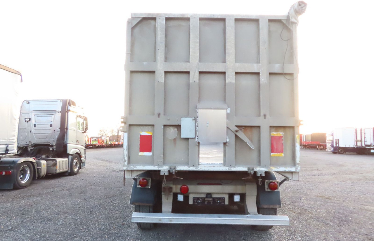 Benalu Landliner 50 m³ - Félpótkocsi billenőplatós: 5 kép. Benalu Landliner 50 m³ - Félpótkocsi billenőplatós: 5 kép.