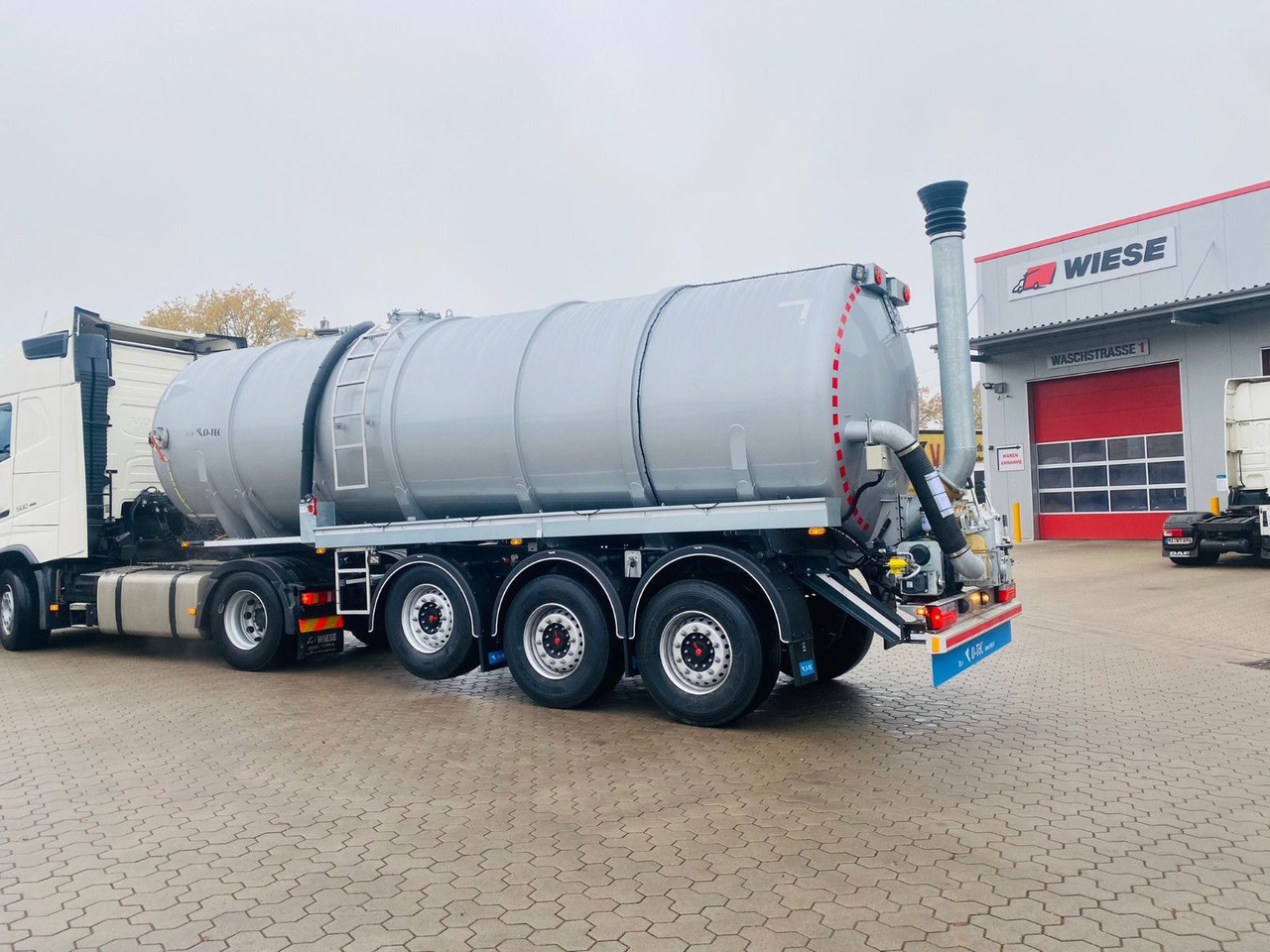 D-TEC Gülletanker SV 2011 "SV2006 BASIC" - Tartályos félpótkocsi: 2 kép. D-TEC Gülletanker SV 2011 "SV2006 BASIC" - Tartályos félpótkocsi: 2 kép.