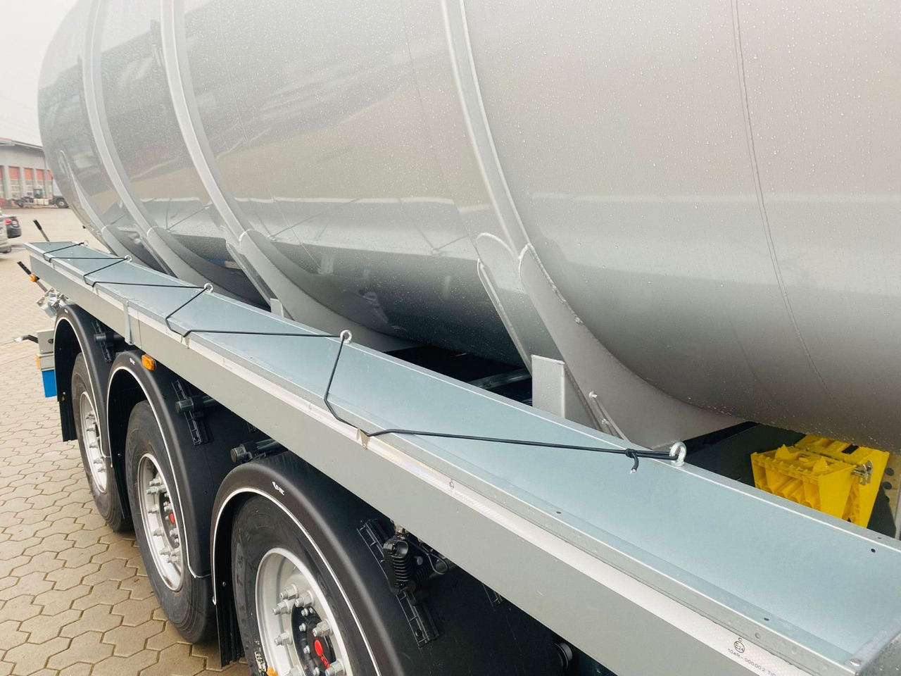 D-TEC Gülletanker SV 2011 "SV2006 BASIC" - Tartályos félpótkocsi: 3 kép. D-TEC Gülletanker SV 2011 "SV2006 BASIC" - Tartályos félpótkocsi: 3 kép.