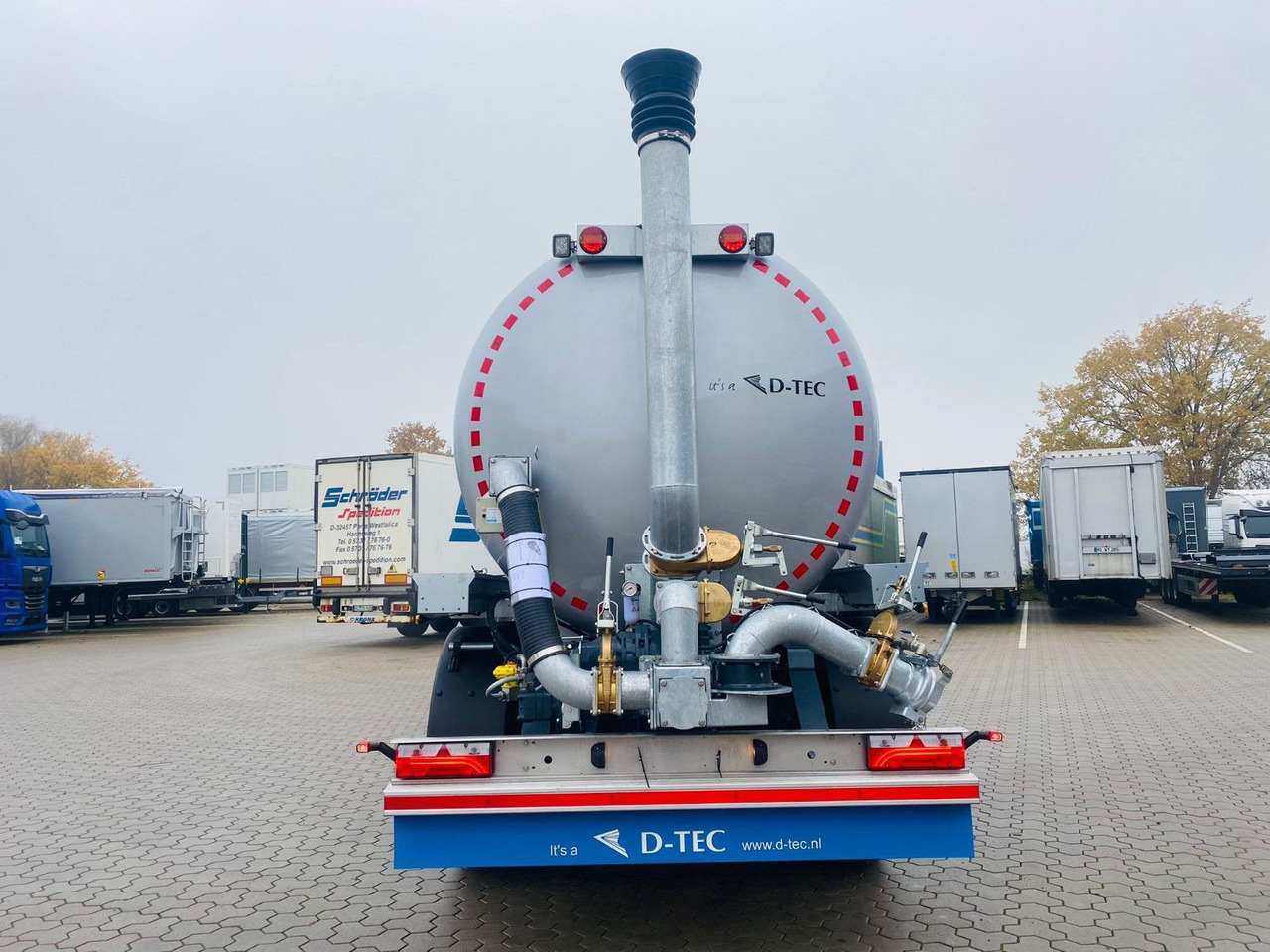 D-TEC Gülletanker SV 2011 "SV2006 BASIC" - Tartályos félpótkocsi: 4 kép. D-TEC Gülletanker SV 2011 "SV2006 BASIC" - Tartályos félpótkocsi: 4 kép.