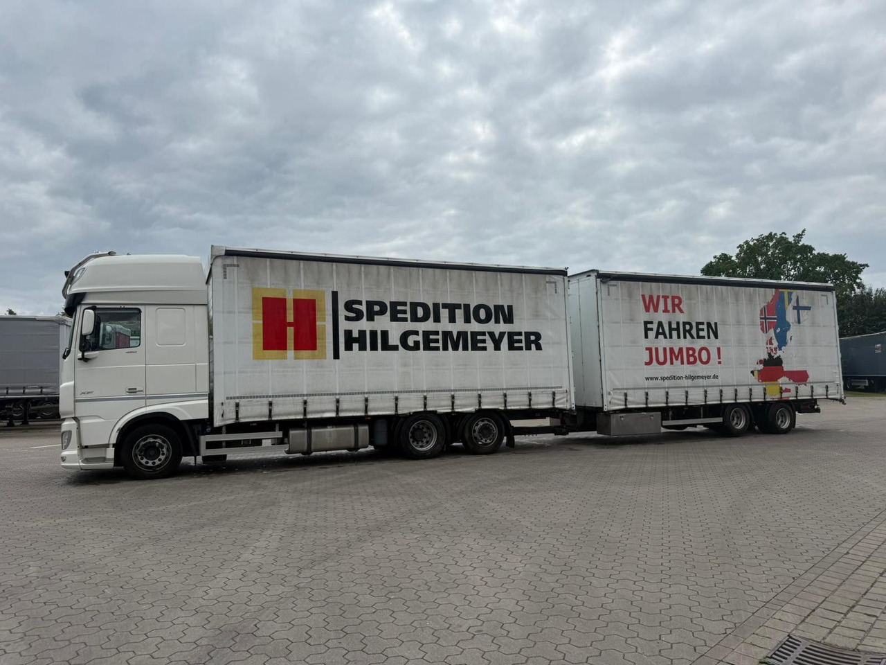 DAF XF 480 FAN LowDeck 6x2 Jumbo Inklusive Anhänger - Ponyvás teherautó: 5 kép. DAF XF 480 FAN LowDeck 6x2 Jumbo Inklusive Anhänger - Ponyvás teherautó: 5 kép.