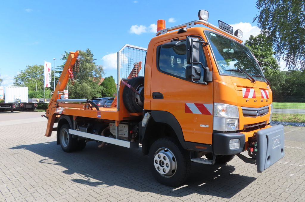 FUSO Canter 6 C 18 4x4 Kommunal Winterdienst - Konténerszállító: 3 kép. FUSO Canter 6 C 18 4x4 Kommunal Winterdienst - Konténerszállító: 3 kép.