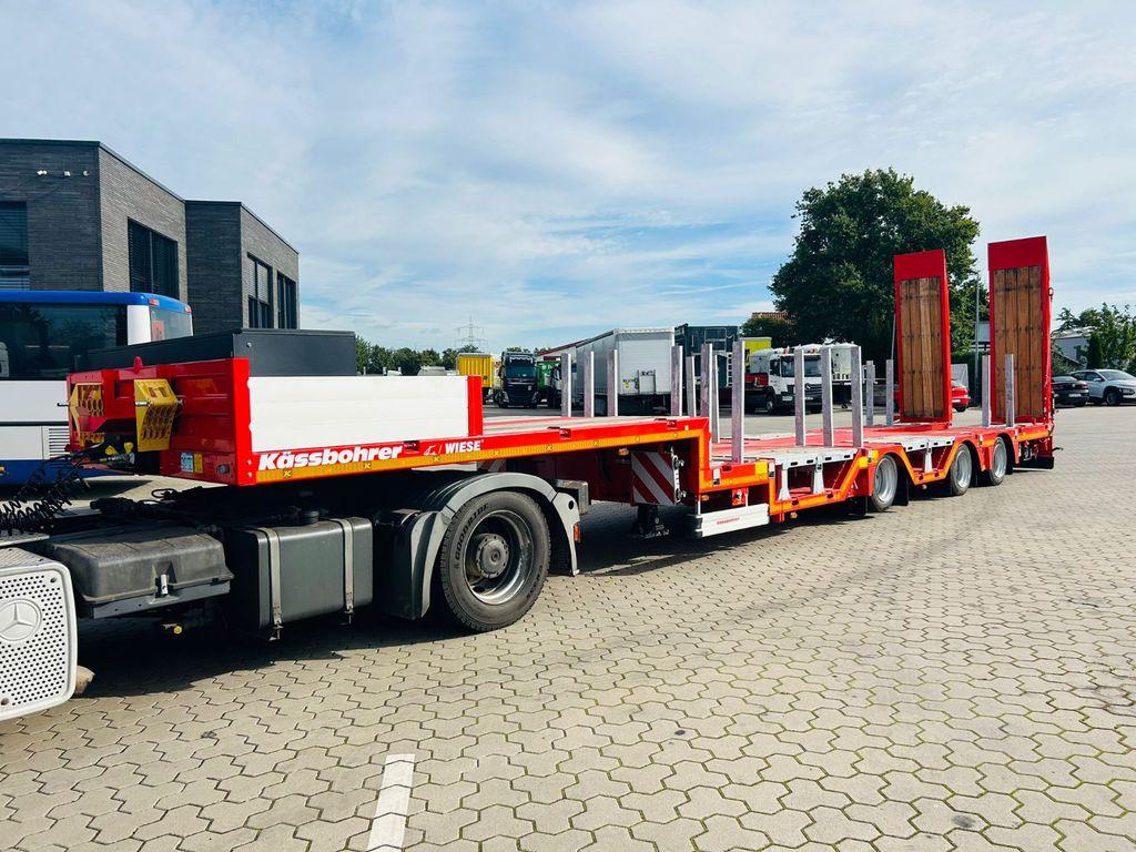 Kässbohrer KSLA RJ Mega Jumbo Tieflader mit Radmulden tele - Félpótkocsi mélybölcsős: 3 kép. Kässbohrer KSLA RJ Mega Jumbo Tieflader mit Radmulden tele - Félpótkocsi mélybölcsős: 3 kép.
