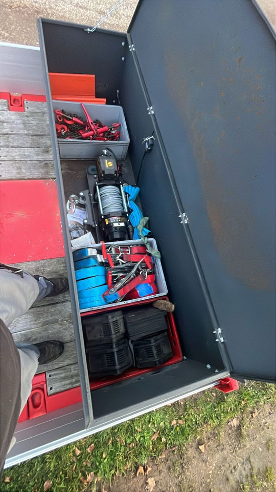 Kässbohrer KSLA RJ Mega Jumbo Tieflader tele Wie Neu - Félpótkocsi mélybölcsős: 2 kép. Kässbohrer KSLA RJ Mega Jumbo Tieflader tele Wie Neu - Félpótkocsi mélybölcsős: 2 kép.