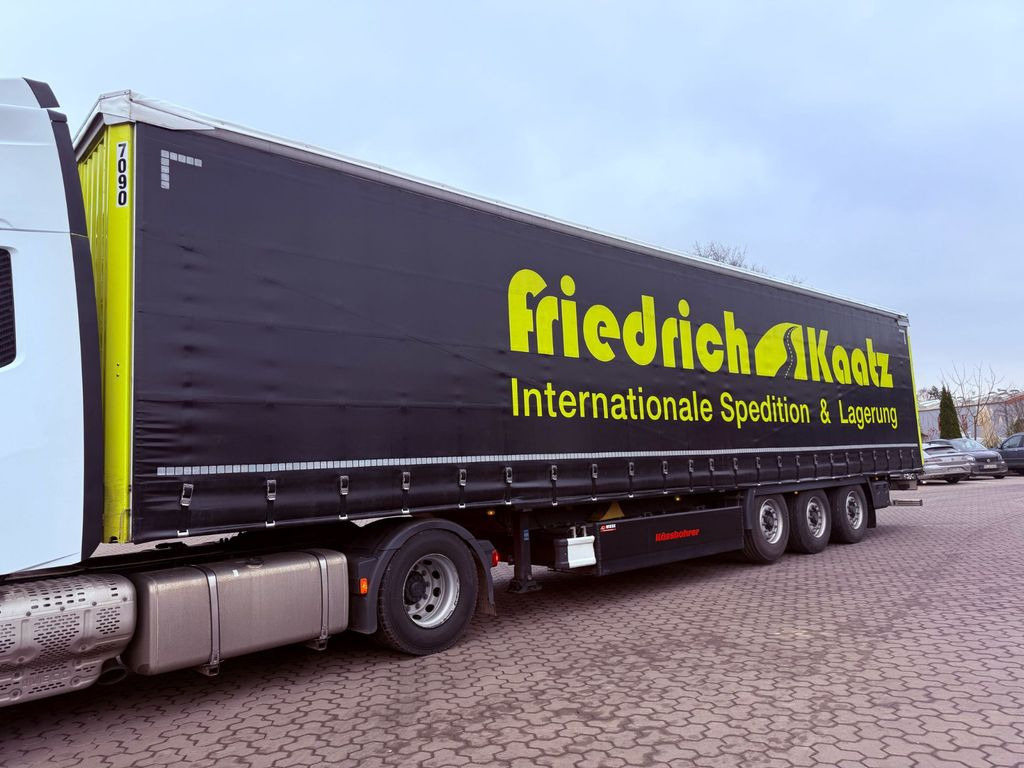 Kässbohrer Schiebeplanen Auflieger Neuwertig Vollausstattun Kässbohrer Schiebeplanen Auflieger Neuwertig Vollausstattun - Ponyvás félpótkocsi: 4 kép. Kässbohrer Schiebeplanen Auflieger Neuwertig Vollausstattun Kässbohrer Schiebeplanen Auflieger Neuwertig Vollausstattun - Ponyvás félpótkocsi: 4 kép.