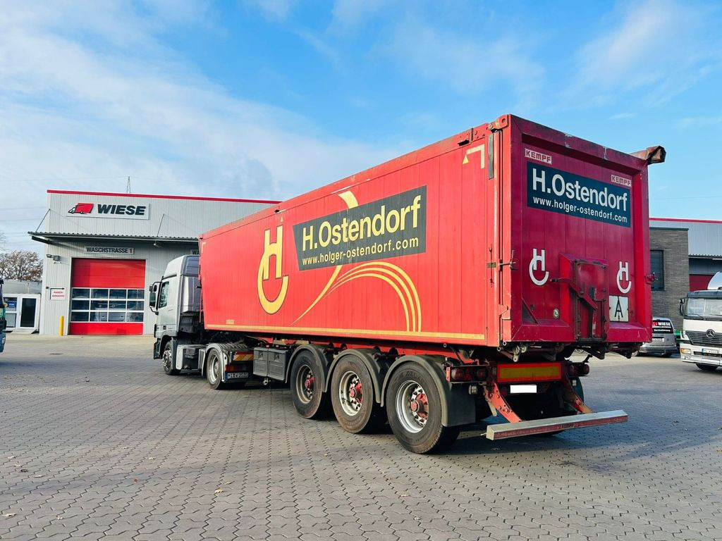 Kempf SKM Alu Kippmulde 50 m³ - Félpótkocsi billenőplatós: 2 kép. Kempf SKM Alu Kippmulde 50 m³ - Félpótkocsi billenőplatós: 2 kép.