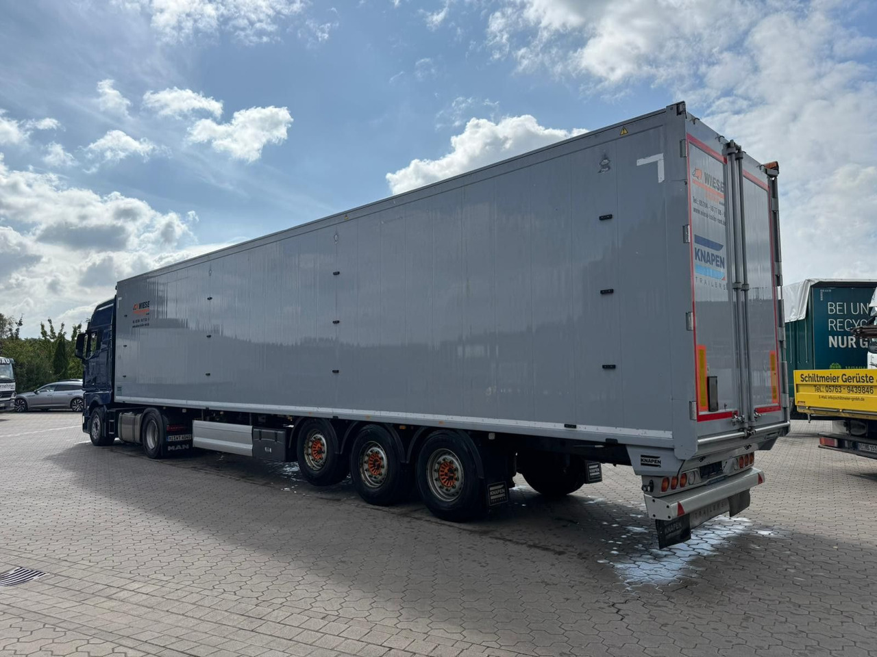 Knapen K100 Schubboden 92m³ 10mm Boden sehr sauber - Félpótkocsi öönkihordós: 3 kép. Knapen K100 Schubboden 92m³ 10mm Boden sehr sauber - Félpótkocsi öönkihordós: 3 kép.